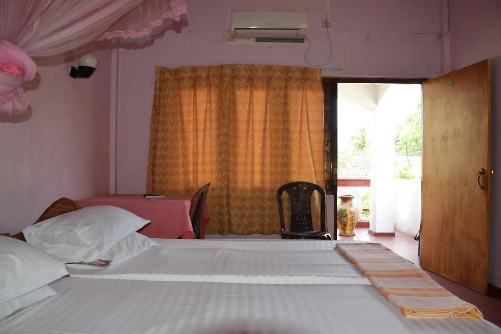 Sea Joy Guesthouse And Restaurant 尼甘布 0*,