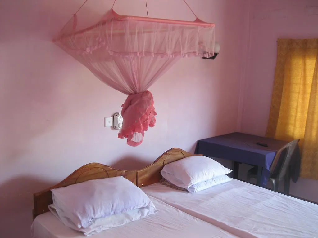 Sea Joy Guesthouse And Restaurant 尼甘布 招待所